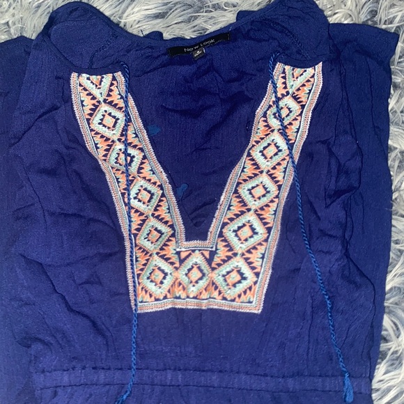 - A deep blue dress with an mandala based de… - Picture 4 of 4